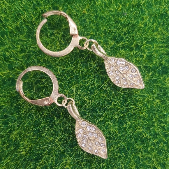 Whisper Drop Leaf Earrings For Pierced Ears E1015 - Picture 1 of 2